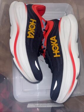 Brand New Men’s Size 8.5 Hoka Bondi 9 Shoes